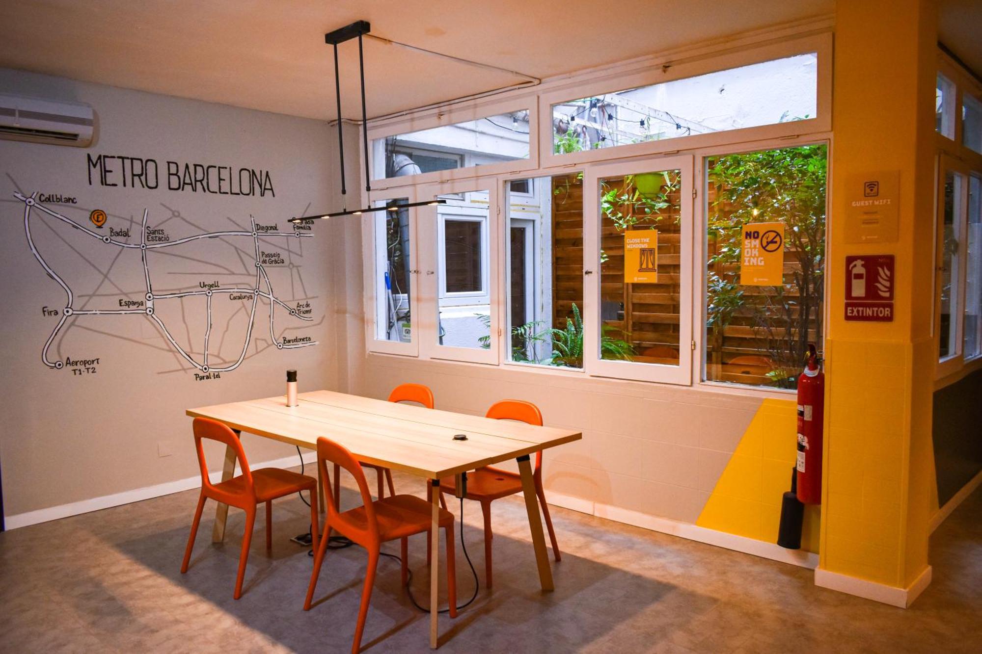 Onefam Les Corts Albergue *