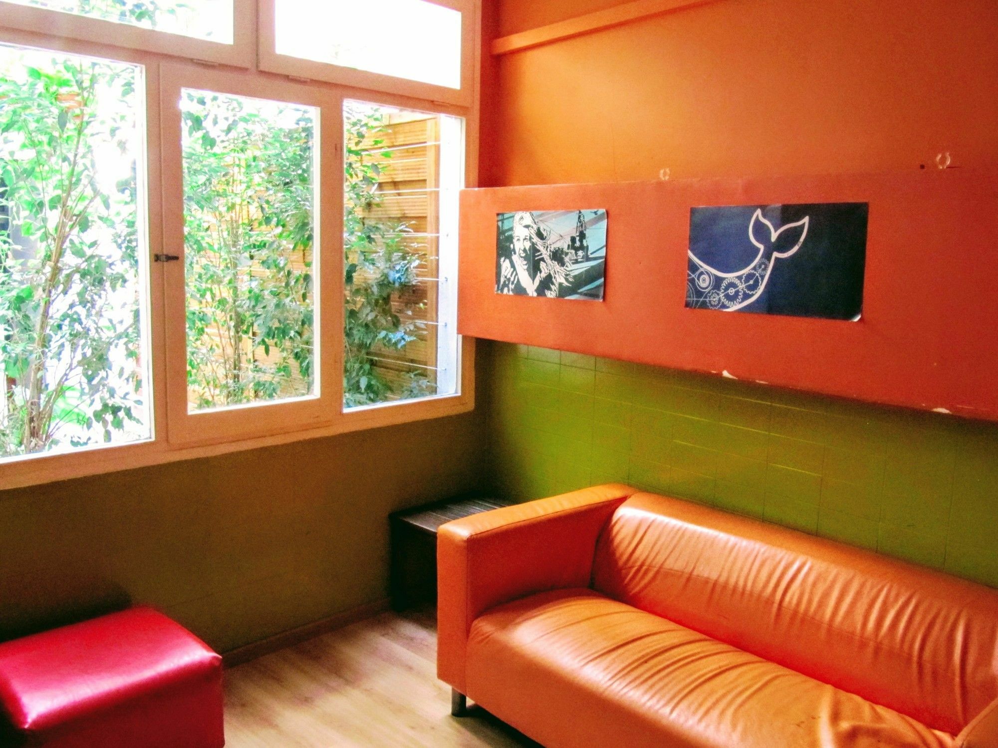 Onefam Les Corts Albergue *